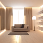 Modernes, helles Wohnzimmer mit minimalistischem Sofa, großen Fenstern, beigen Vorhängen und einer Wand aus beleuchteten weißen Regalen. Eine Spiegelfläche auf der linken Seite und LED-Streifen an Decke und Boden betonen die Helligkeit und den Raum.